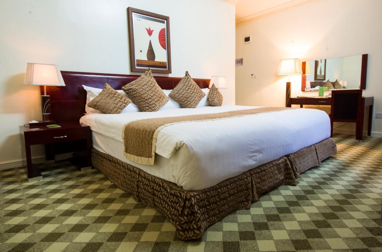 The Manor Hotel Kigali Extérieur photo