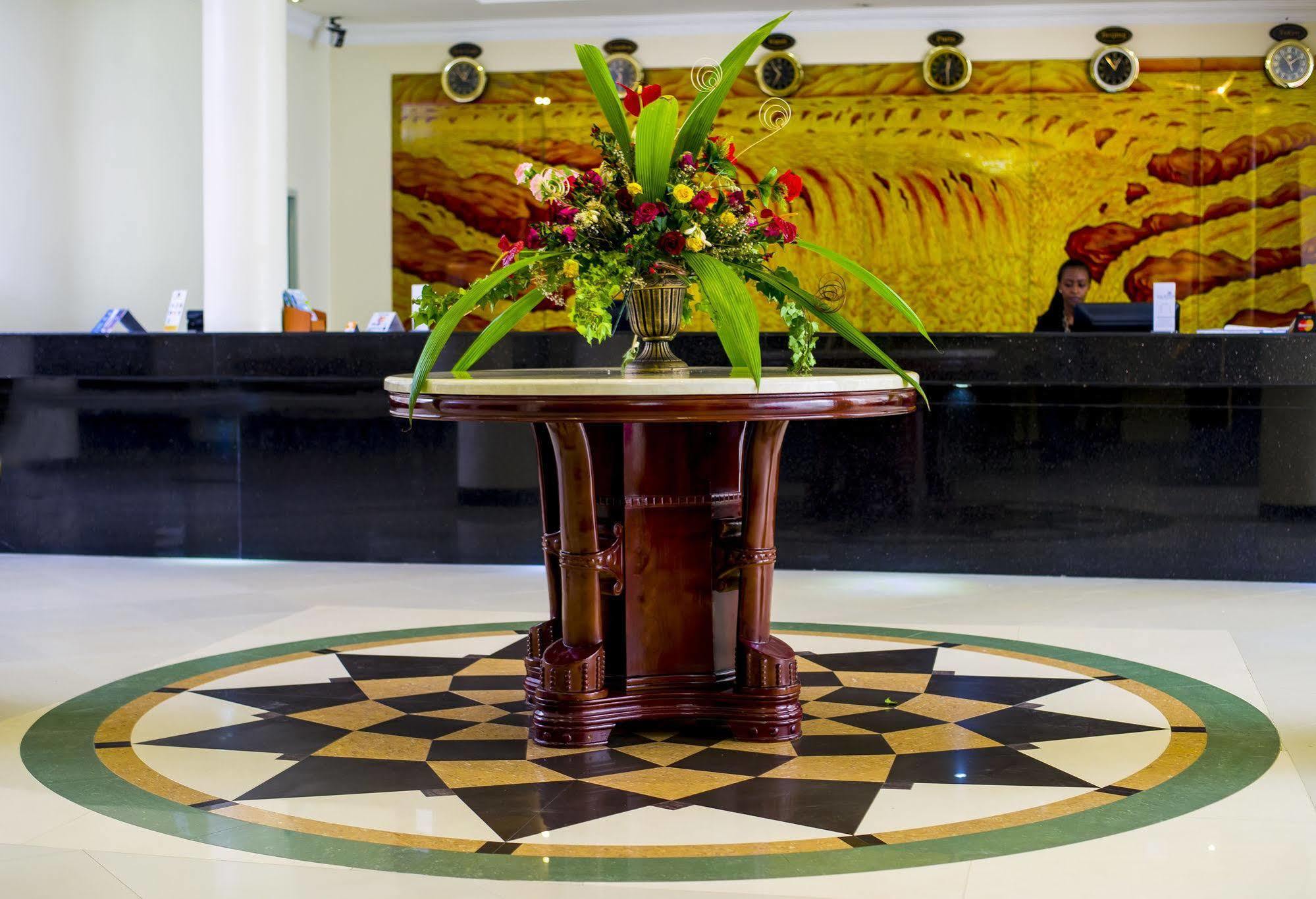 The Manor Hotel Kigali Extérieur photo