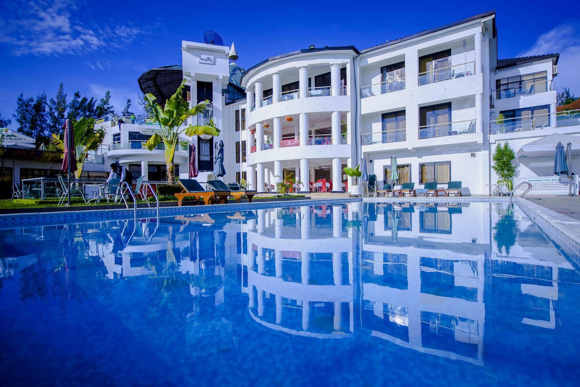 The Manor Hotel Kigali Extérieur photo
