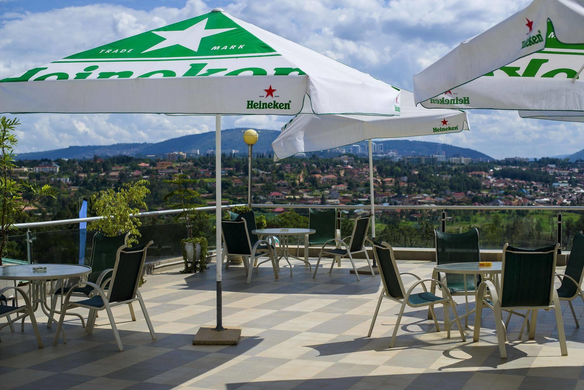 The Manor Hotel Kigali Extérieur photo