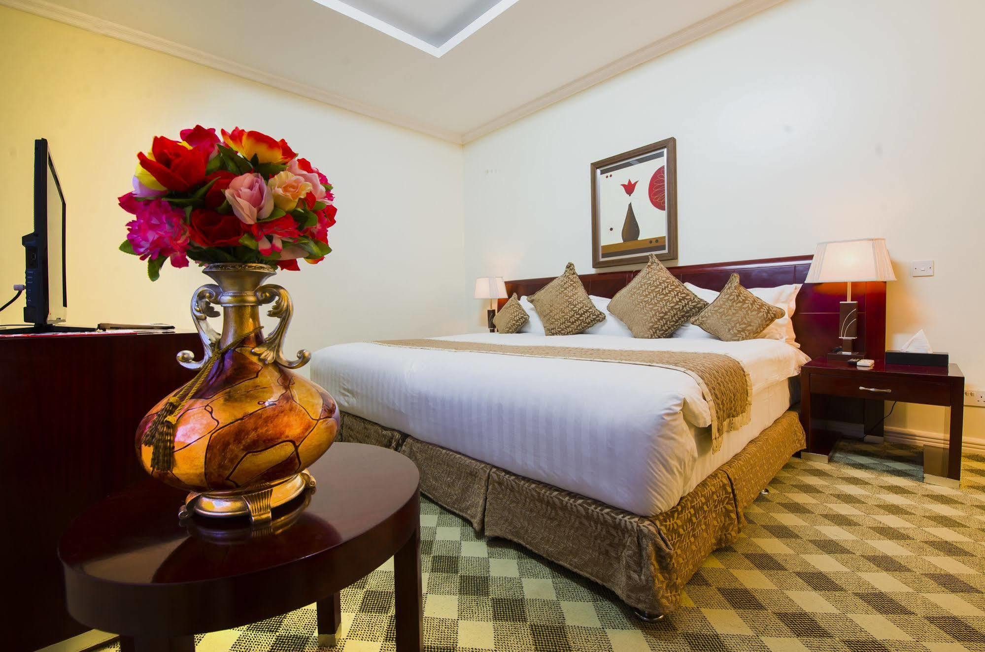 The Manor Hotel Kigali Extérieur photo