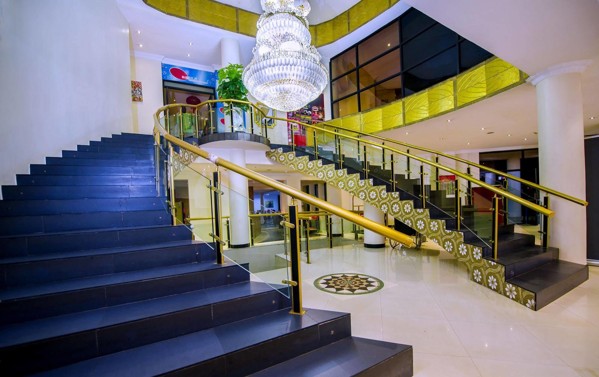 The Manor Hotel Kigali Extérieur photo