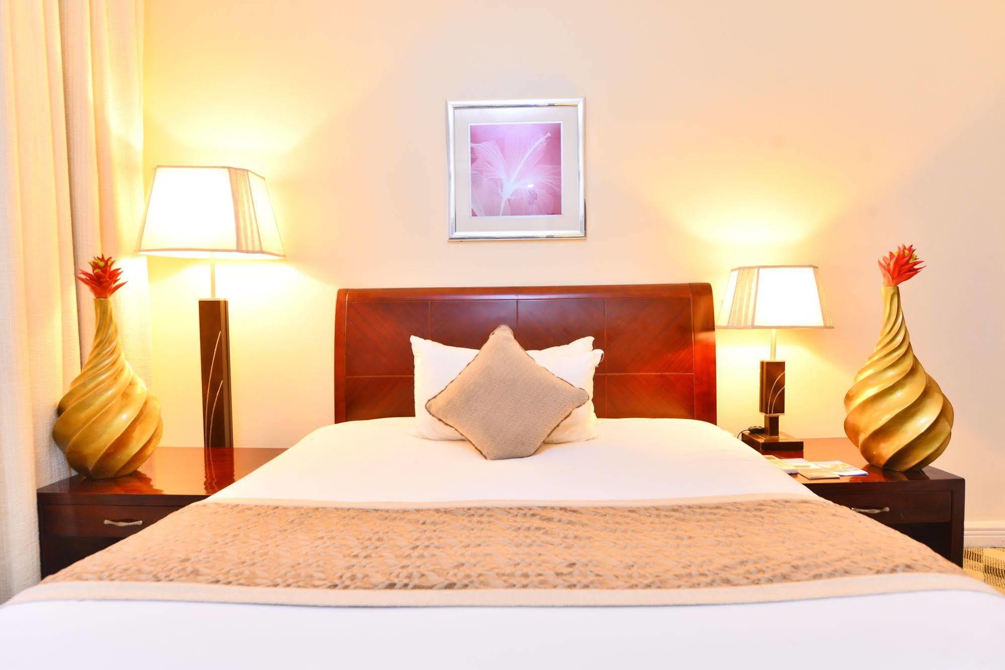 The Manor Hotel Kigali Extérieur photo