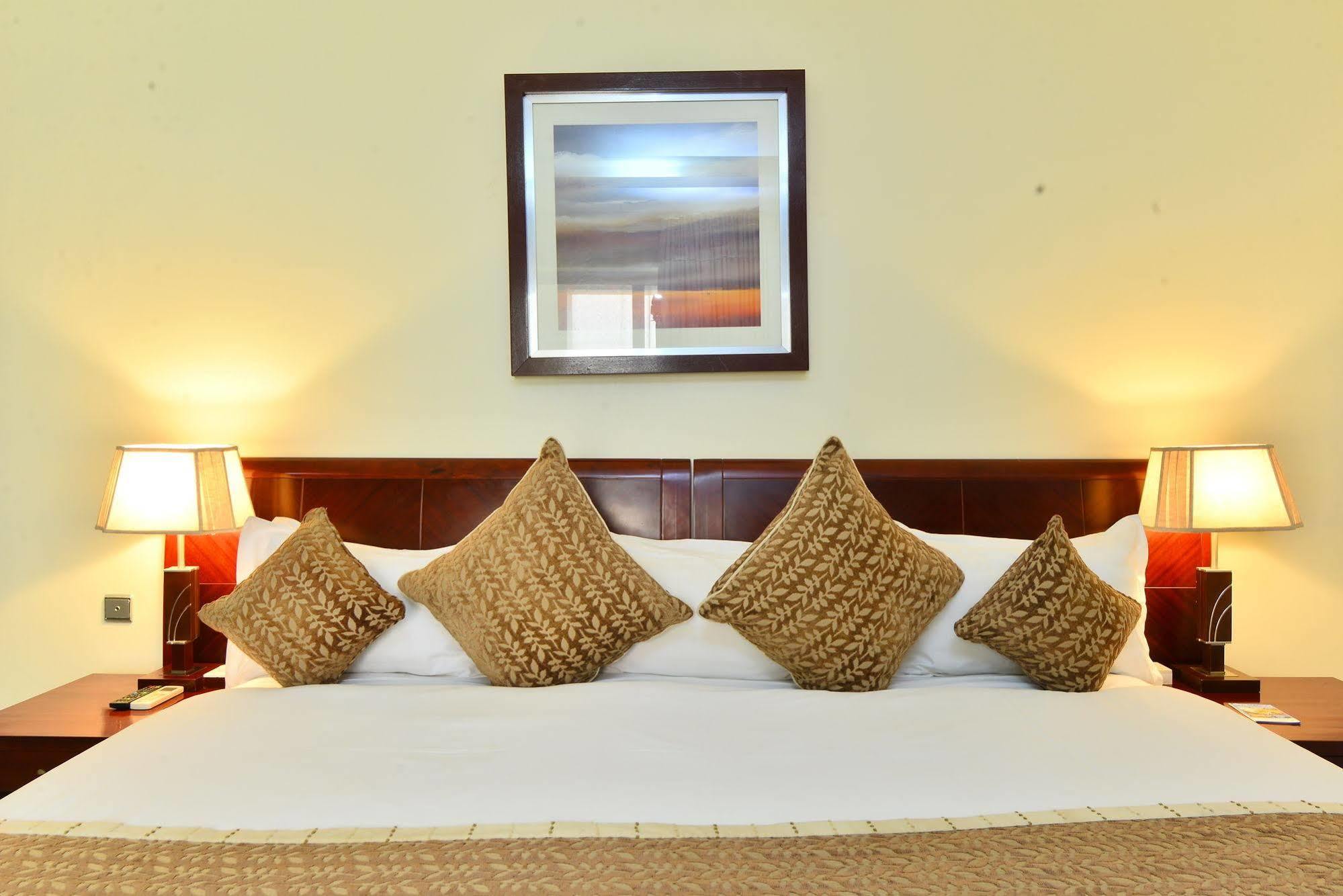 The Manor Hotel Kigali Extérieur photo